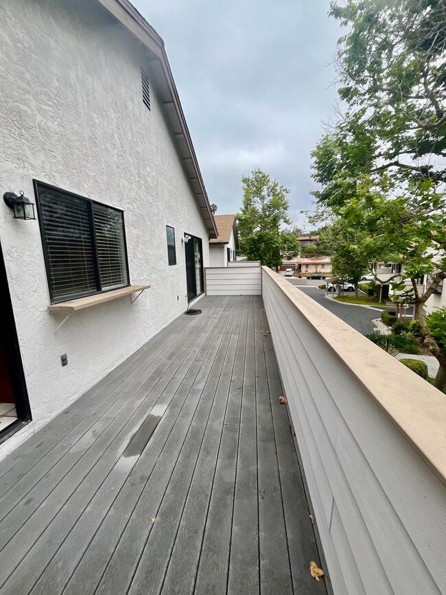 Building Photo - HUGE 2BD/2BA CLAIREMONT CONDO W/ 2 CAR GARAGE - ONLY $3,295/MONTH