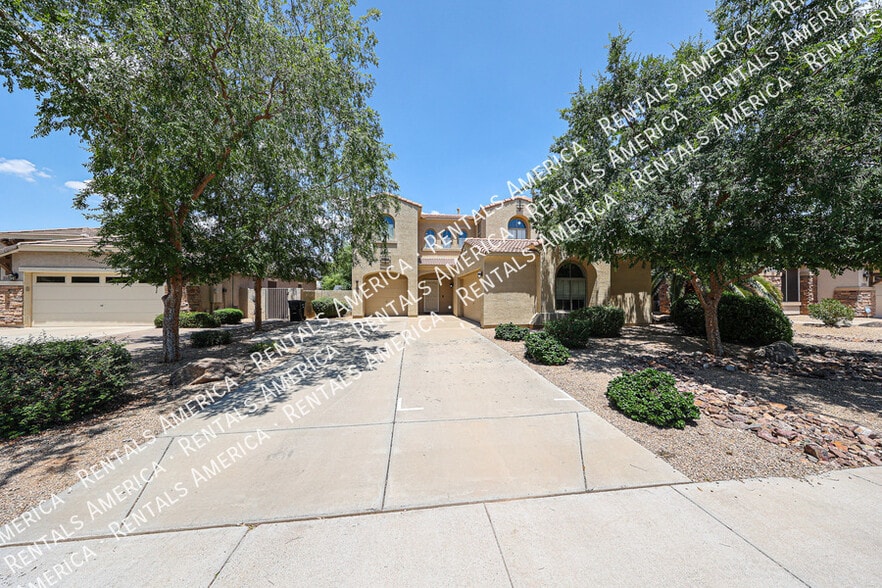 Primary Photo - 3382 E Roadrunner Dr