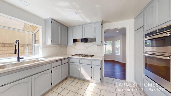 Building Photo - 12015 Stone Gate Way