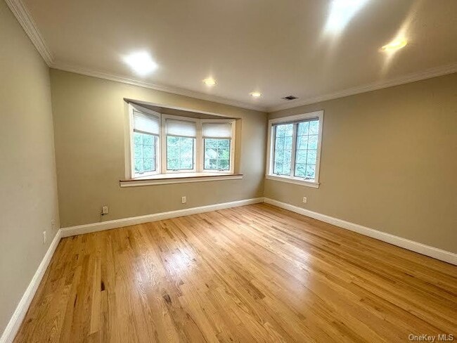 Building Photo - 1A Floyd Pl