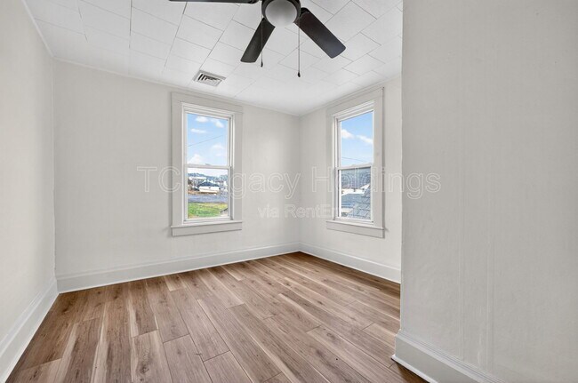 Building Photo - 1409 Hamill Ave