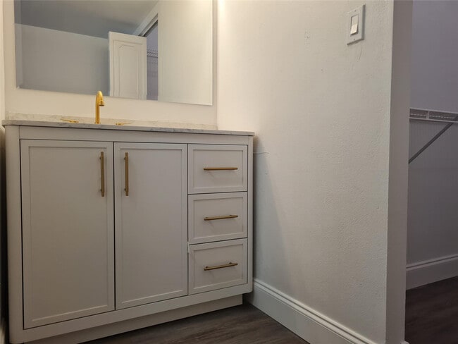 Building Photo - 6911 Environ Blvd