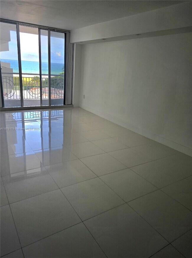 Building Photo - 5825 Collins Ave