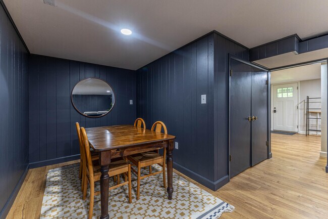 Building Photo - 3312 Lynnwood Dr