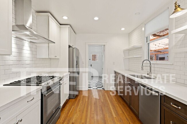 Building Photo - 1321 17th St