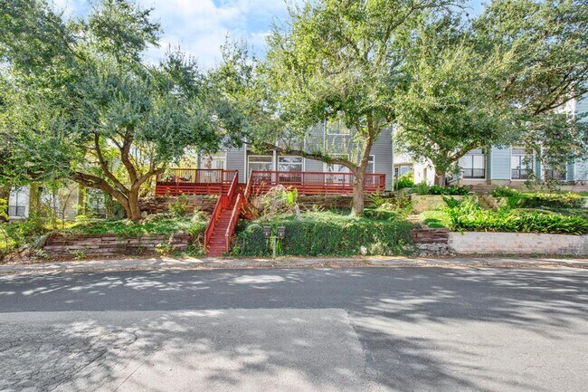 Building Photo - 6726 Lancret Hill Dr