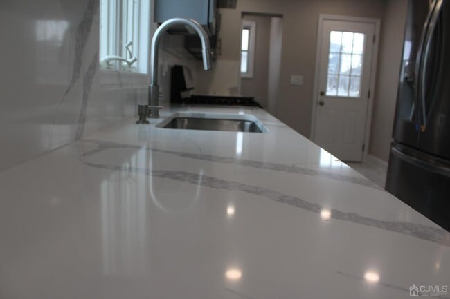 Building Photo - 147 Clinton St