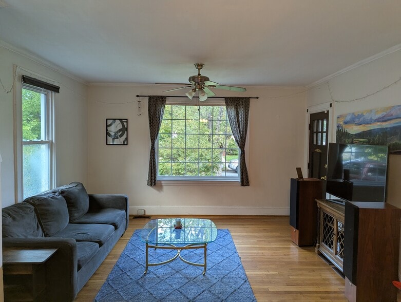 Building Photo - 2735 Kildaire Dr