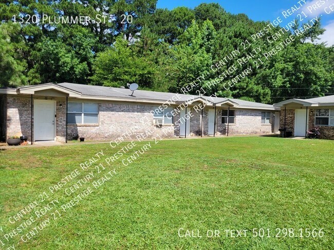 Building Photo - 1320 Plummer Street Apt 20