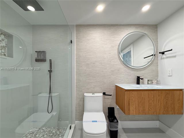 Building Photo - 927 SW 18th Ave