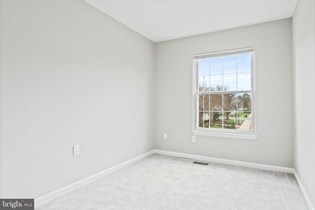 Building Photo - 57 Adams Dr NE