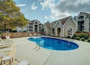 Building Photo - 2229 Lesner Crescent