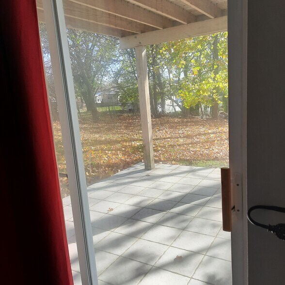 Building Photo - 20 Elm Ave