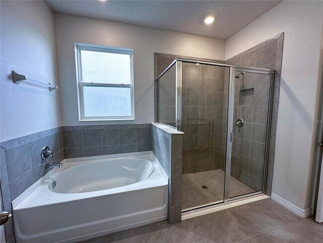 Building Photo - 13819 Wineberry Dr