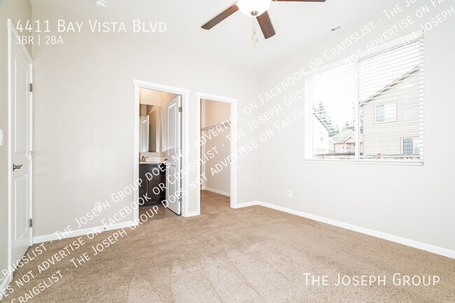 Building Photo - 4411 Bay Vista Blvd