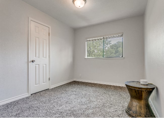 Building Photo - 5978 Sunrise Bend Dr