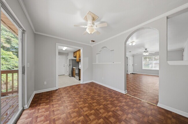 Building Photo - 3 Bedroom 2 Bathroom Single Family Home located in NW Tallahassee!