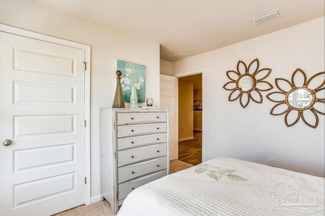 Building Photo - 909 Lovebird Ct