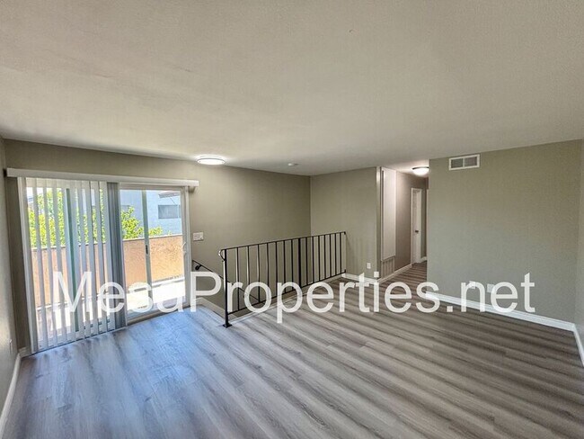 Building Photo - 1749 E Fairfield Ct