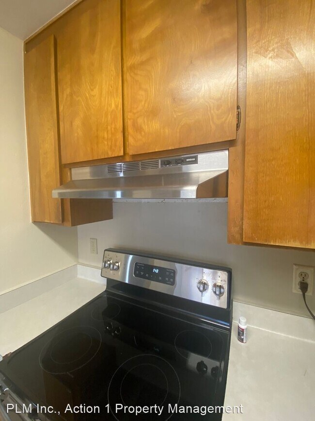Building Photo - 2 br, 1.5 bath House - 3956 Lake TahoeTerrace