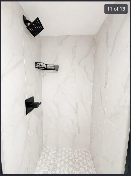 Building Photo - 528 Bennington St