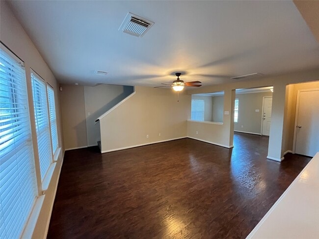 Building Photo - 3215 Legends Hill Ct