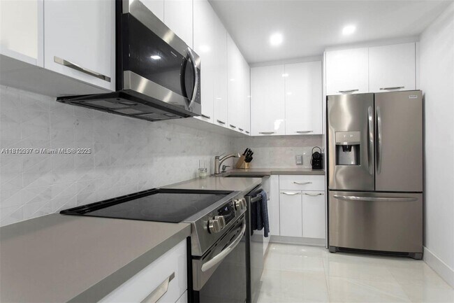 Building Photo - 6969 Collins Ave