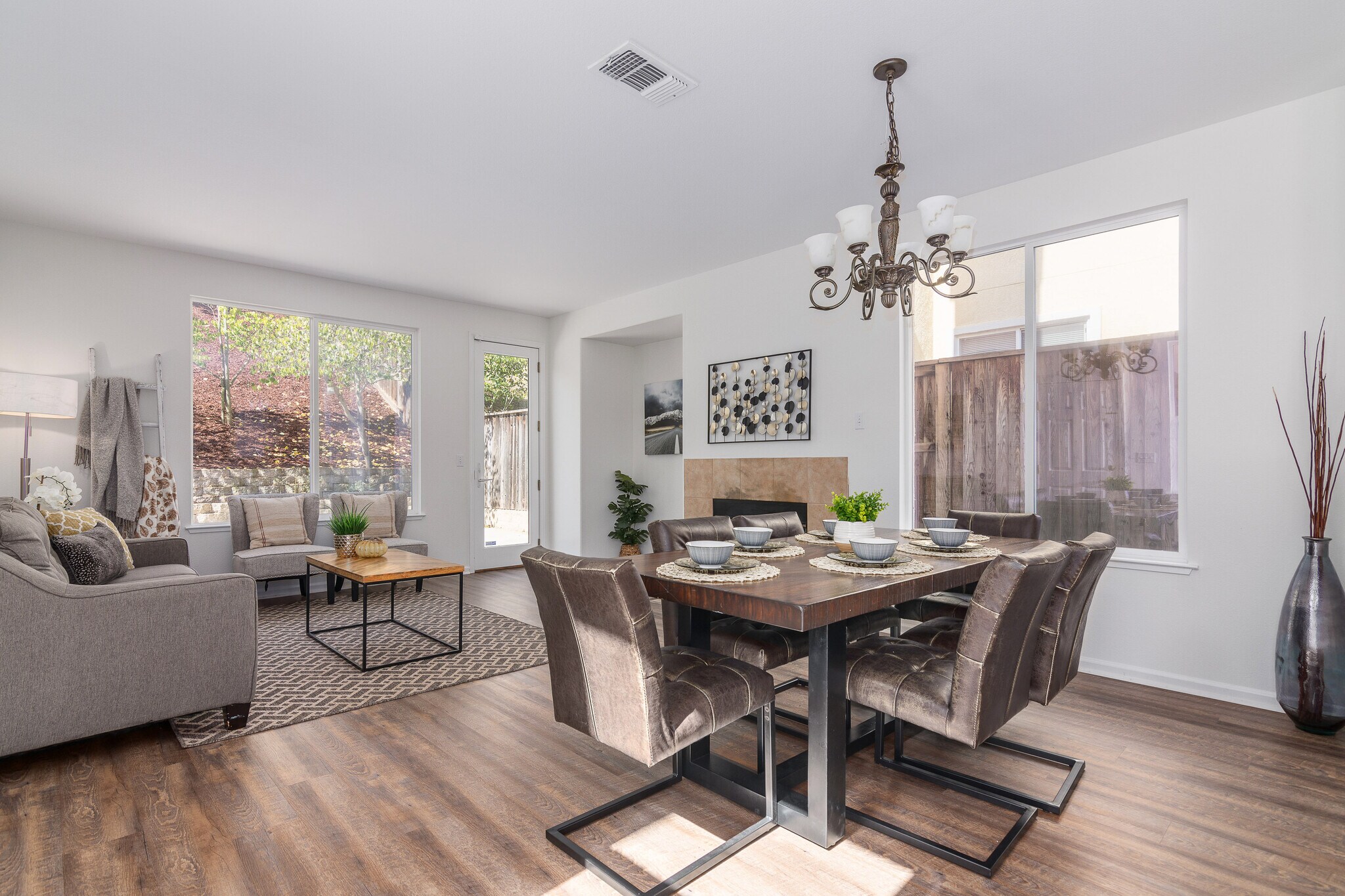 Building Photo - 411 Canyon Ct