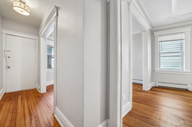 Building Photo - 78 W 6th St