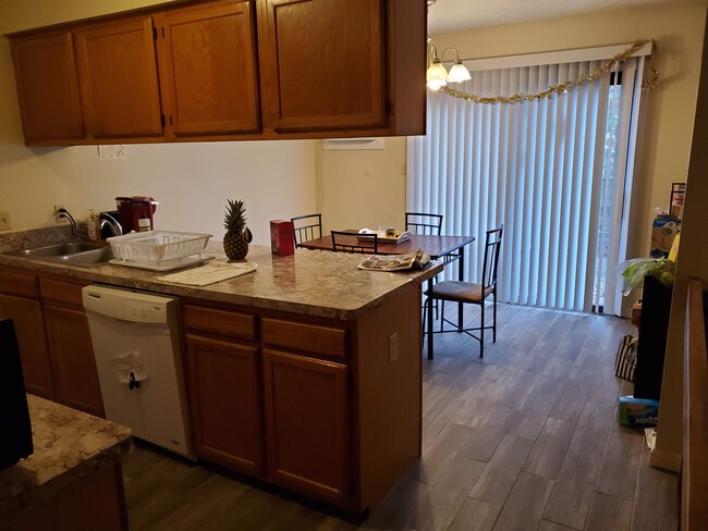 Building Photo - 6282 2nd Ave