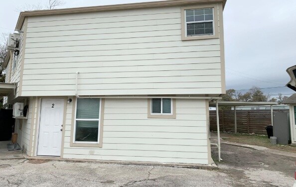 Building Photo - 7515 Bayway Dr