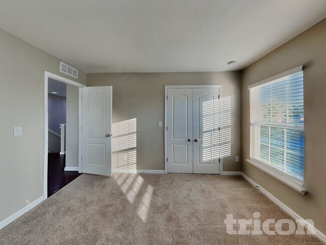 Building Photo - 5363 Suncatcher Dr