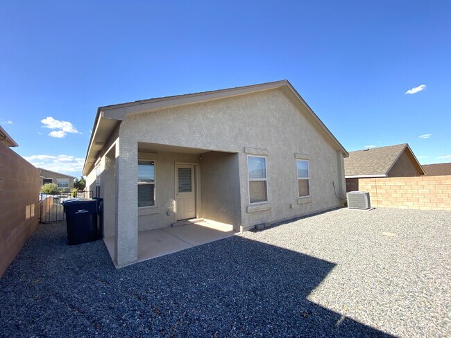 Building Photo - Enchanted Hills - 3BR/2Bath/Backyard Mountantain Views