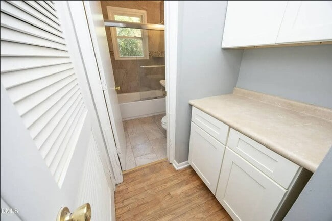 Building Photo - Charming Renovated Ranch – Turn-Key Ready in a Prime Raleigh Location