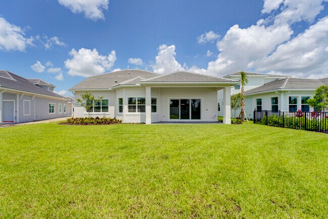 Building Photo - 9346 Crestview Cir