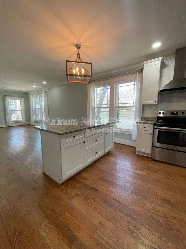 Building Photo - 301 Fletcher St SW