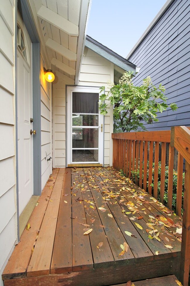 Building Photo - 13360 SW Gallop Ct