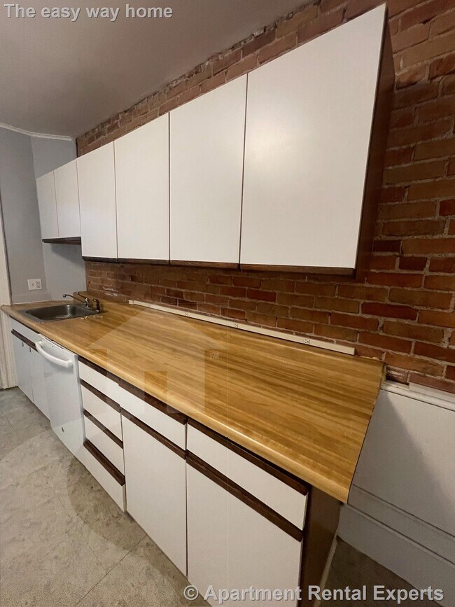 Building Photo - 57 Summer St