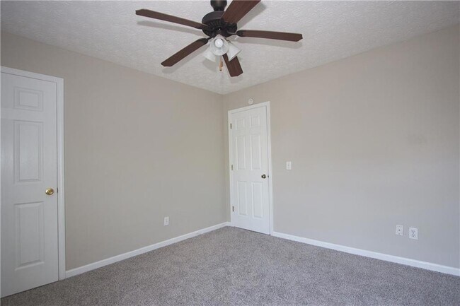 Building Photo - 3292 Shady Valley Ct SW