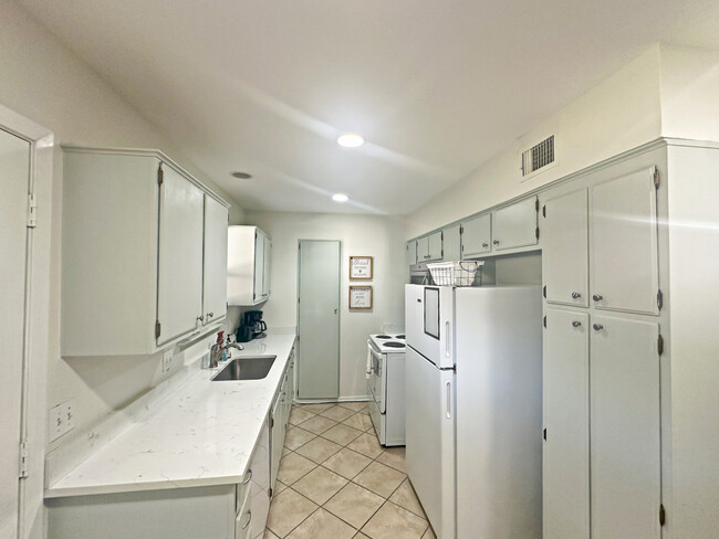 Building Photo - 4015 Burning Tree Dr