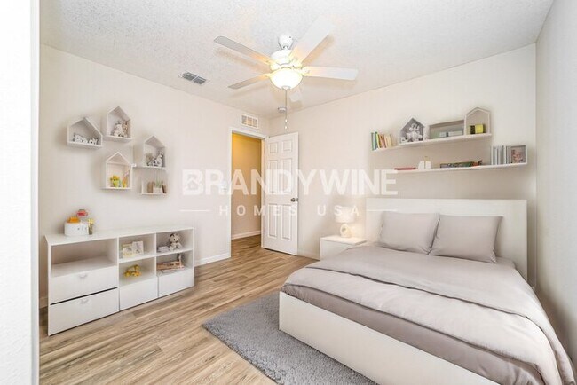 Building Photo - 509 Narnia Ct