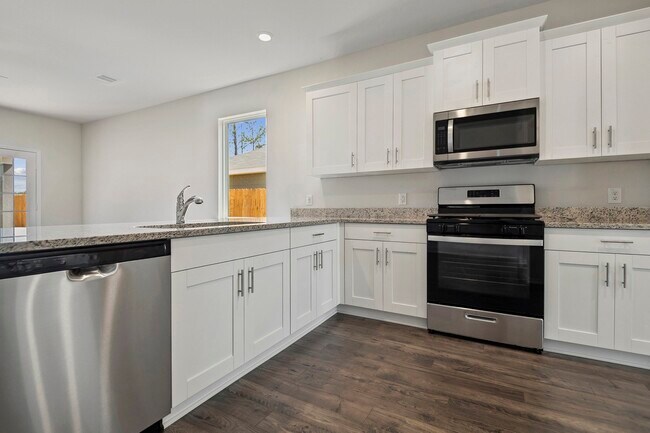 Building Photo - 15818 Berry Hl Dr