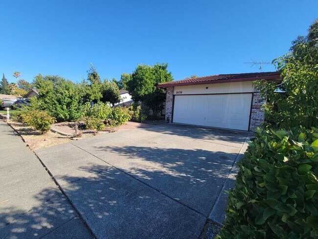 Building Photo - Travis Unified School District