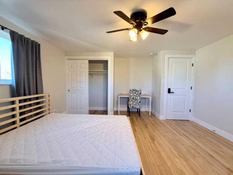 Building Photo - 9989 Dodge Dr