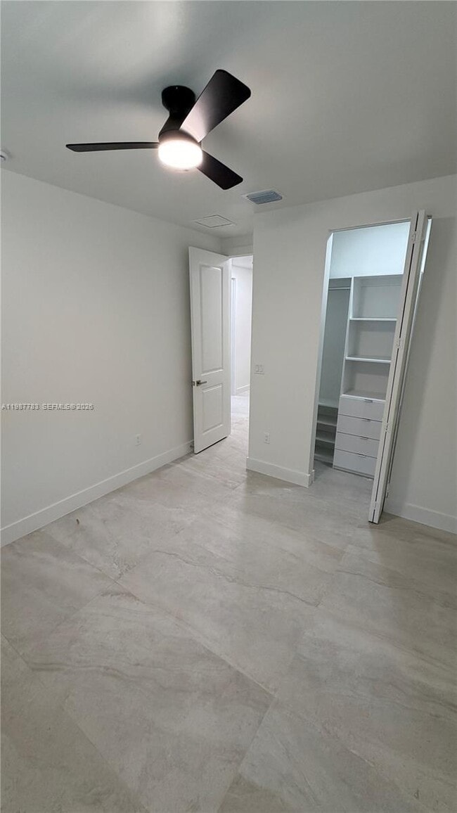 Building Photo - 102 SW 102nd Pl