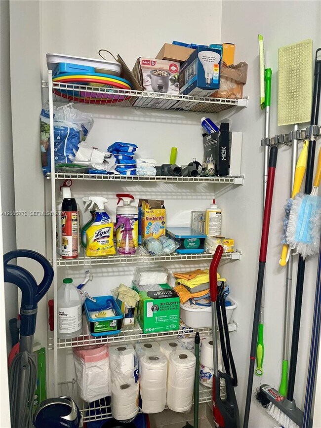 Building Photo - 1346 SW 113th Terrace