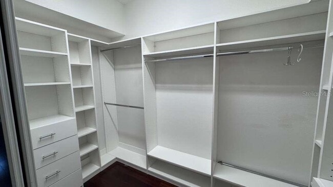 Building Photo - 10324 Pointview Ct