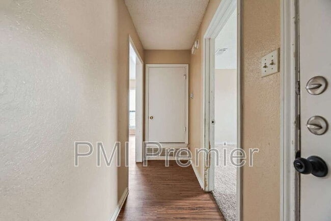 Building Photo - 4724 Berridge Ln