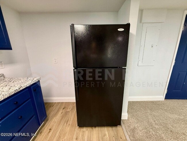 Building Photo - 403 Highland Ave S