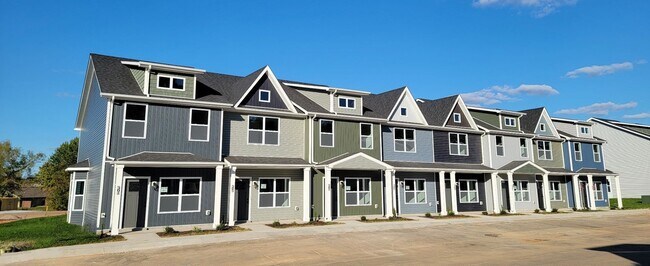 Building Photo - Luxury Townhome For Rent Near Billy Dunlop Park!